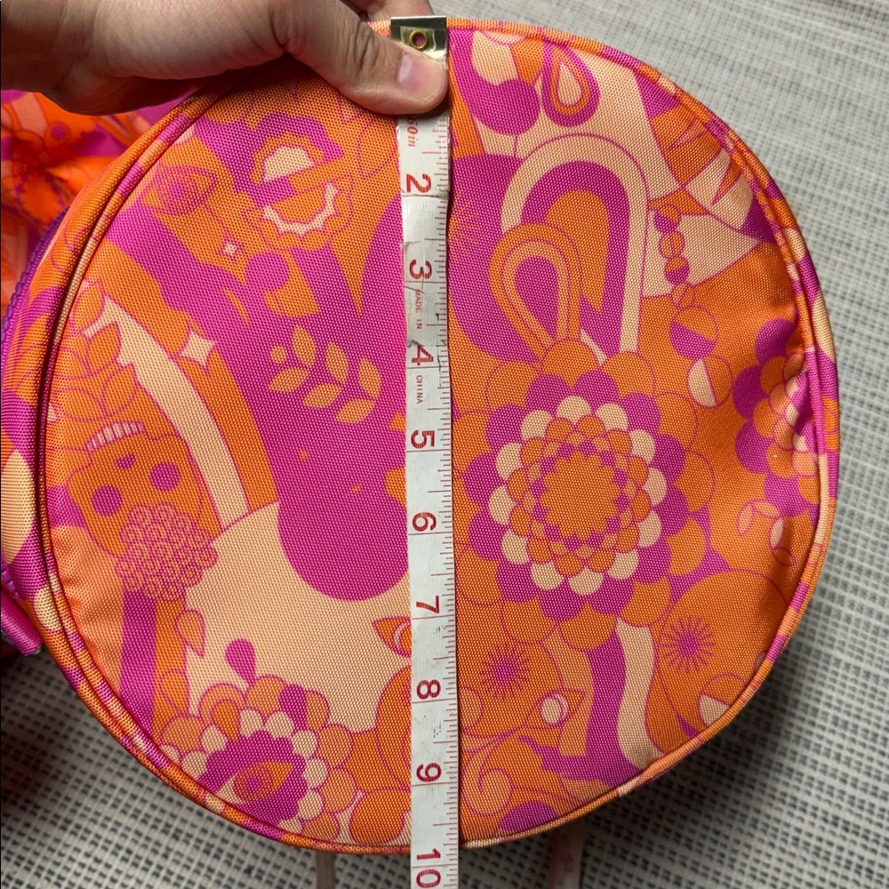 amika signature print gym duffle bag and a matching insulated cooler bag set - Picture 3 of 11